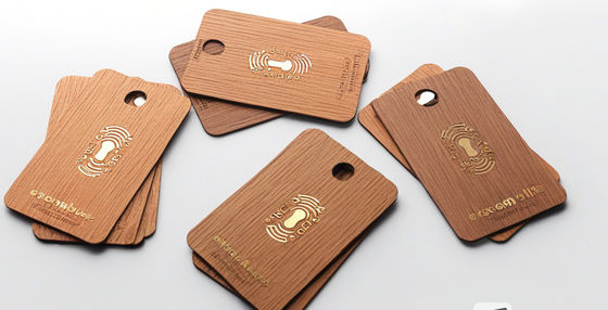 Деревянные RFID ключевые карточки 86x54 мм 1,1 - 1,2 мм Толщина настраиваемая