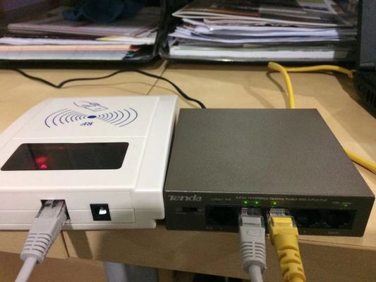 Использование на рабочем столе TCP RFID Proximity POE Card Reader Writer с ЖК-экраном